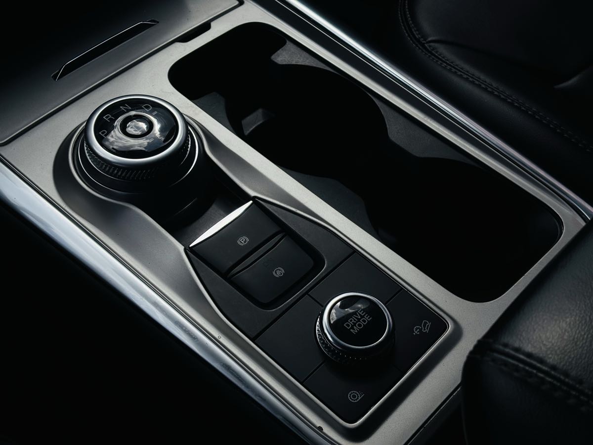 Photo 60 of this Ford Explorer