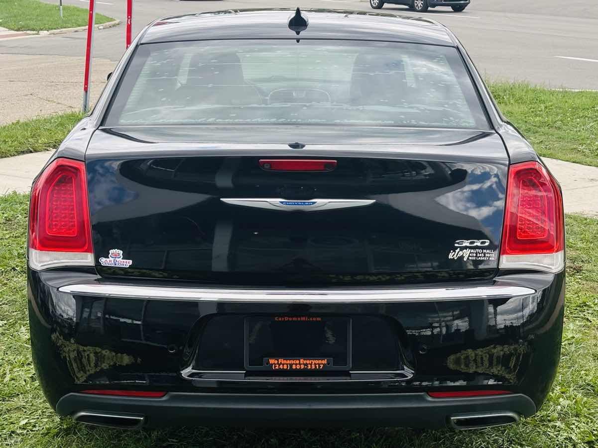 Photo 8 of this Chrysler 300