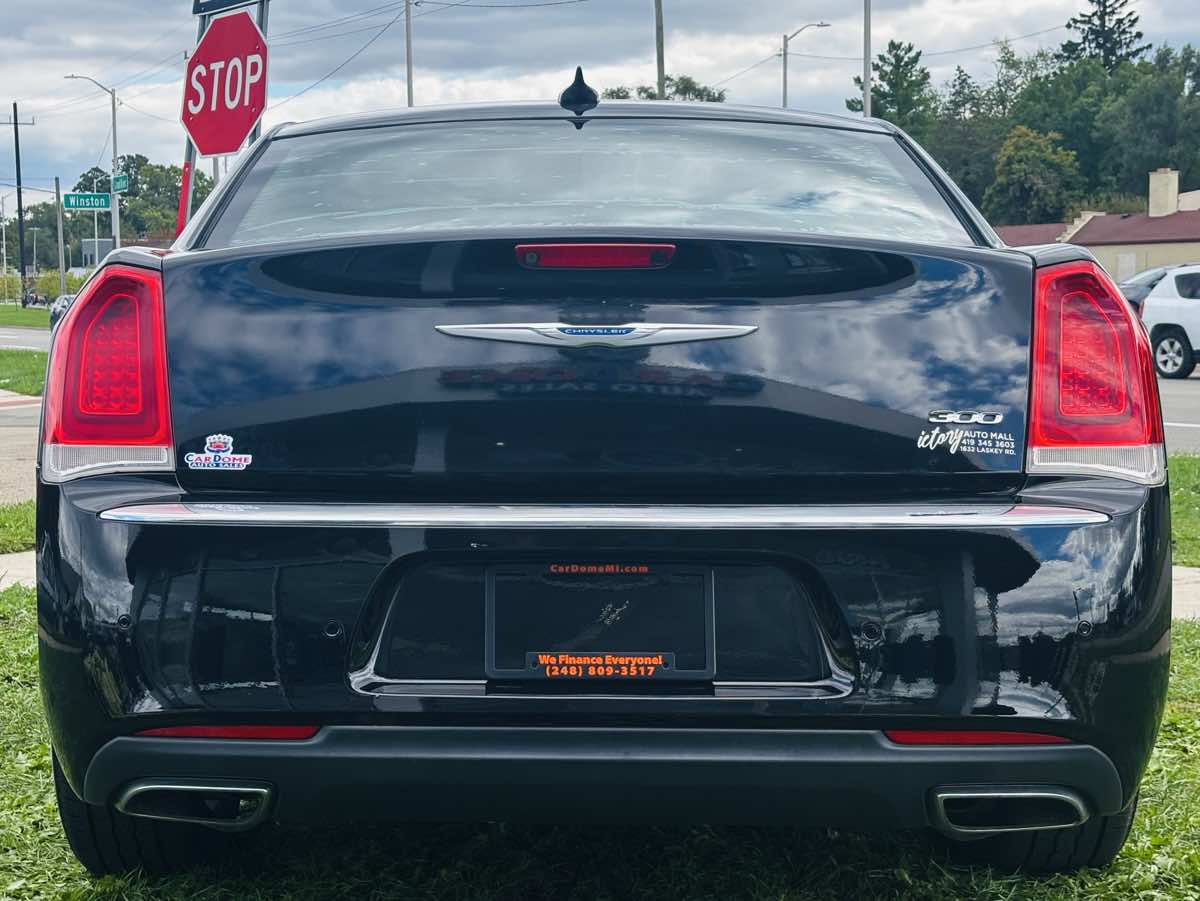 Photo 10 of this Chrysler 300