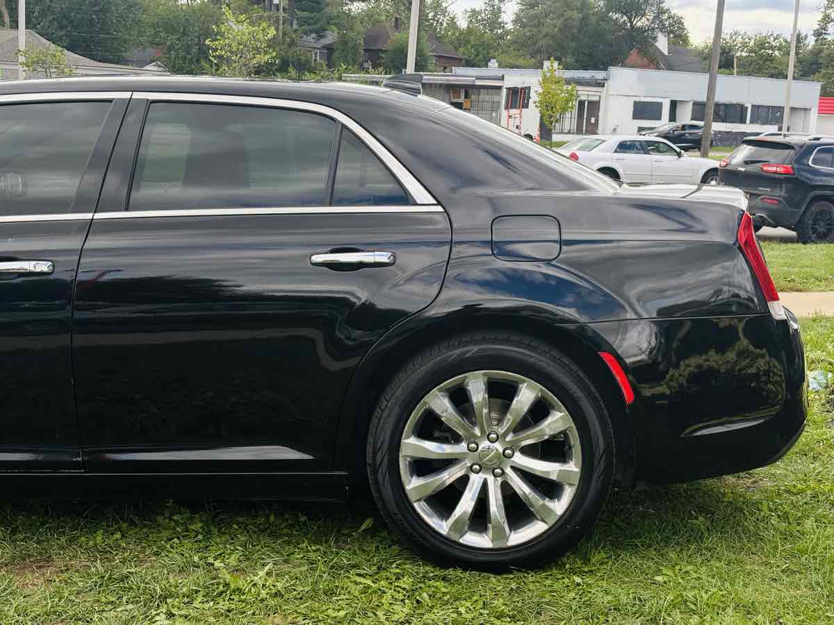 Photo 13 of this Chrysler 300