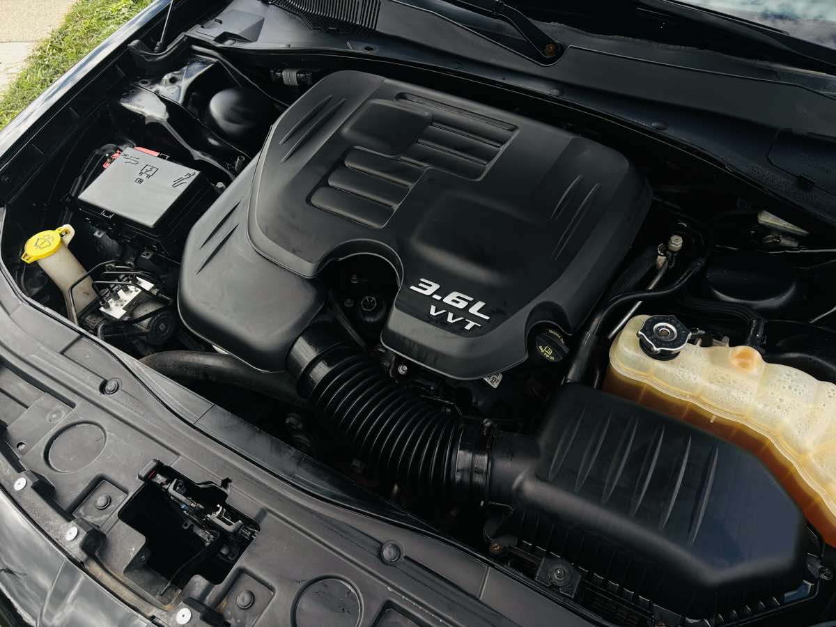 Photo 19 of this Chrysler 300