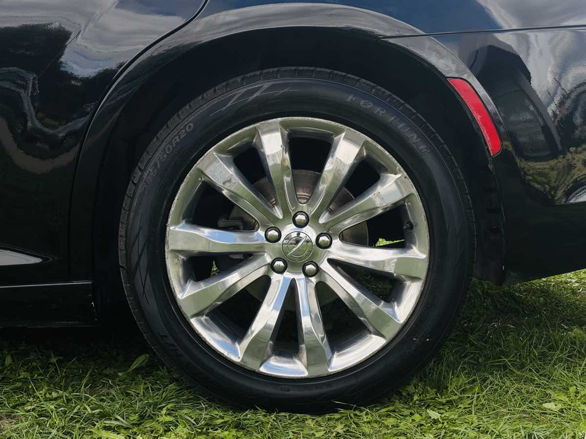 Photo 25 of this Chrysler 300