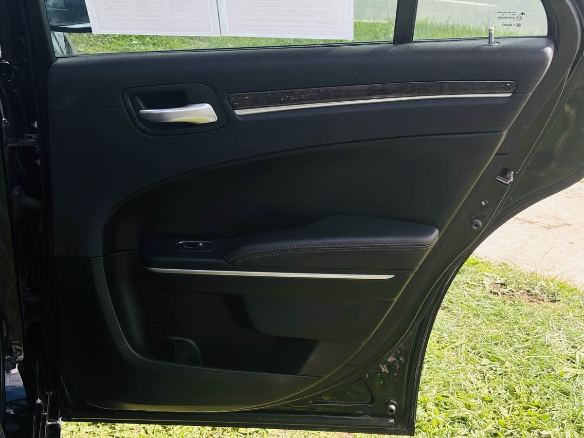 Photo 37 of this Chrysler 300