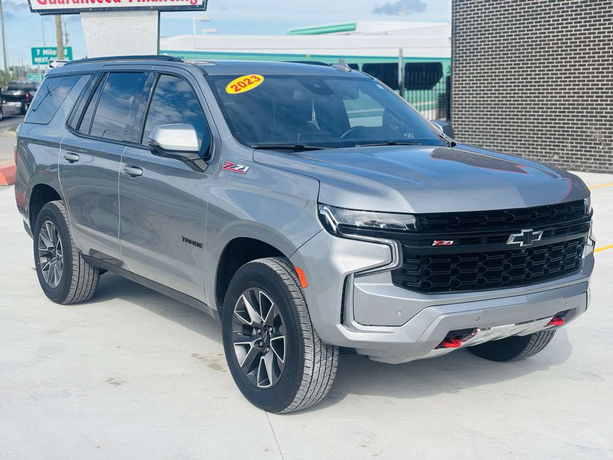 Photo 2 of this Chevrolet Tahoe