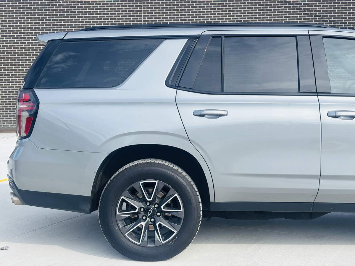 Photo 8 of this Chevrolet Tahoe