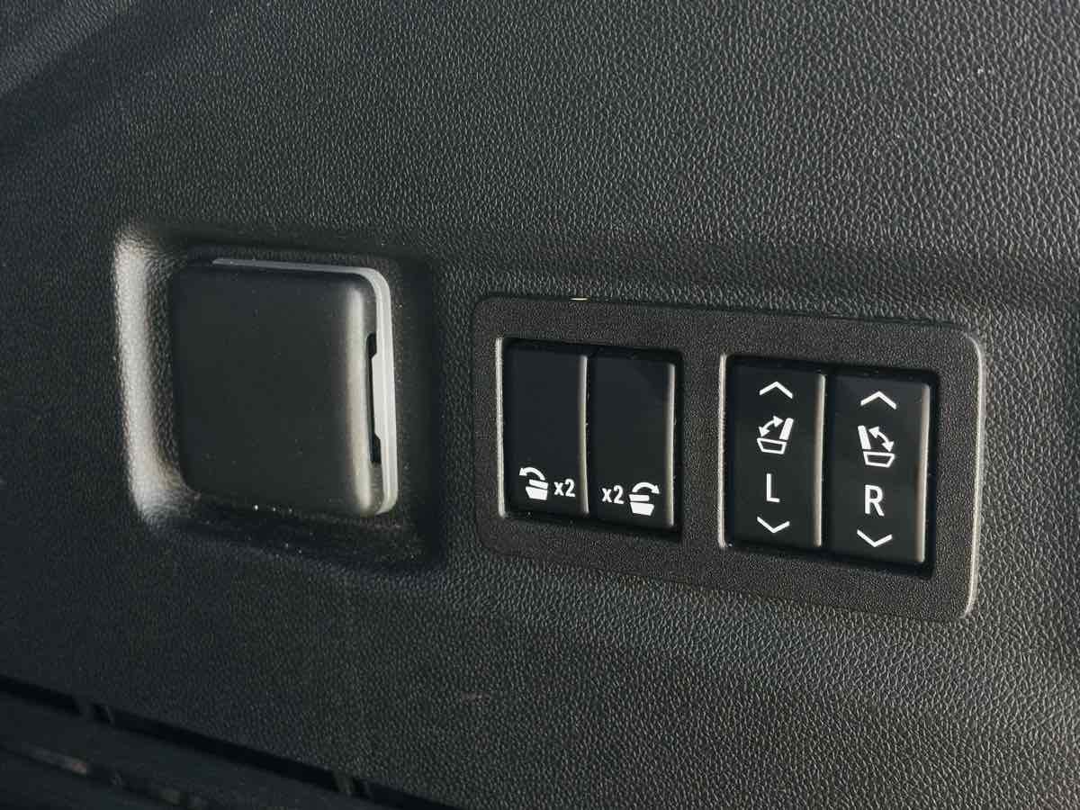 Photo 13 of this Chevrolet Tahoe