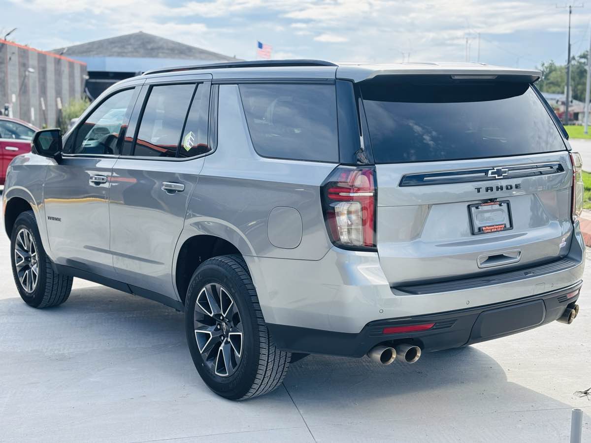 Photo 16 of this Chevrolet Tahoe