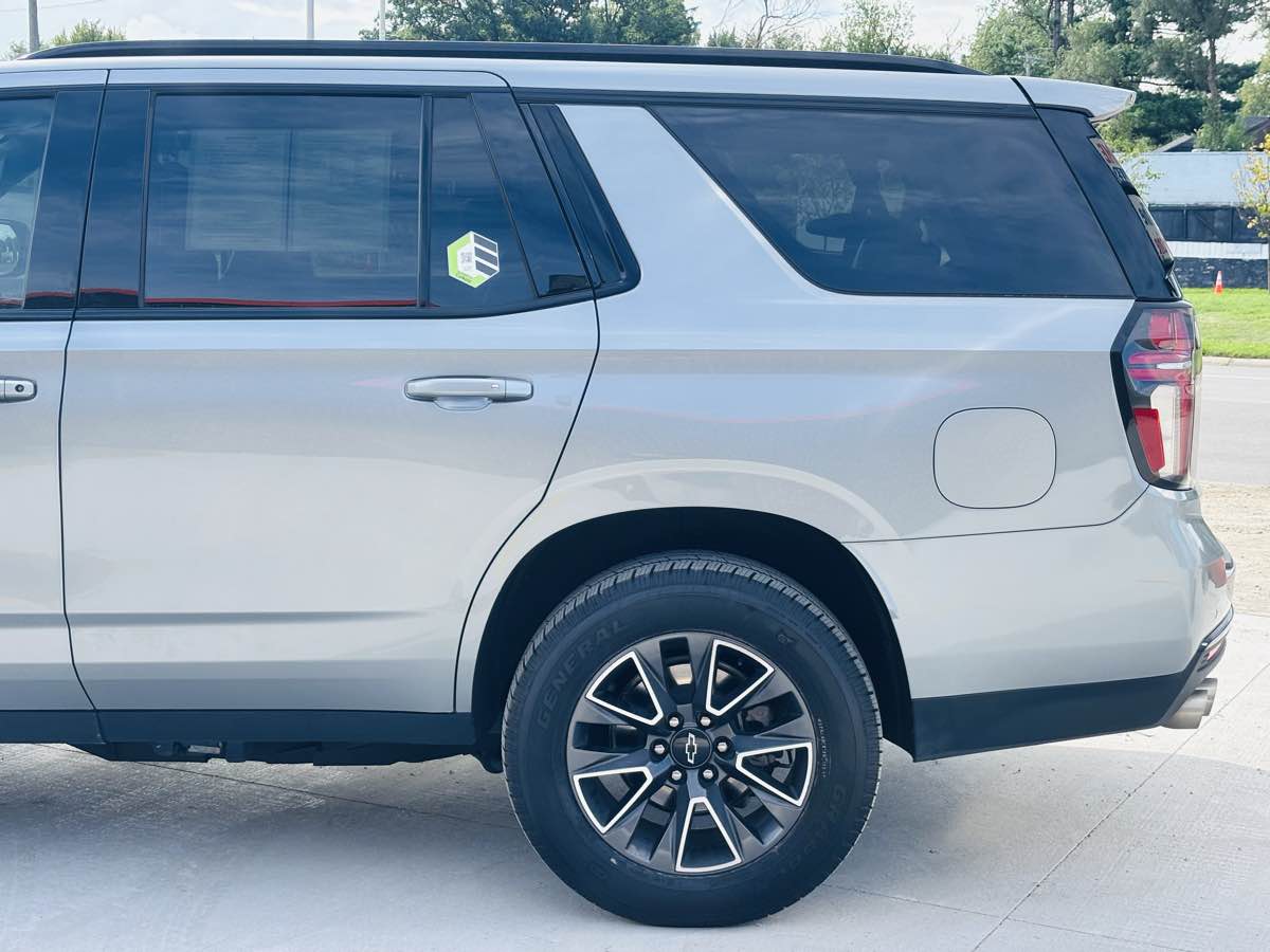 Photo 17 of this Chevrolet Tahoe