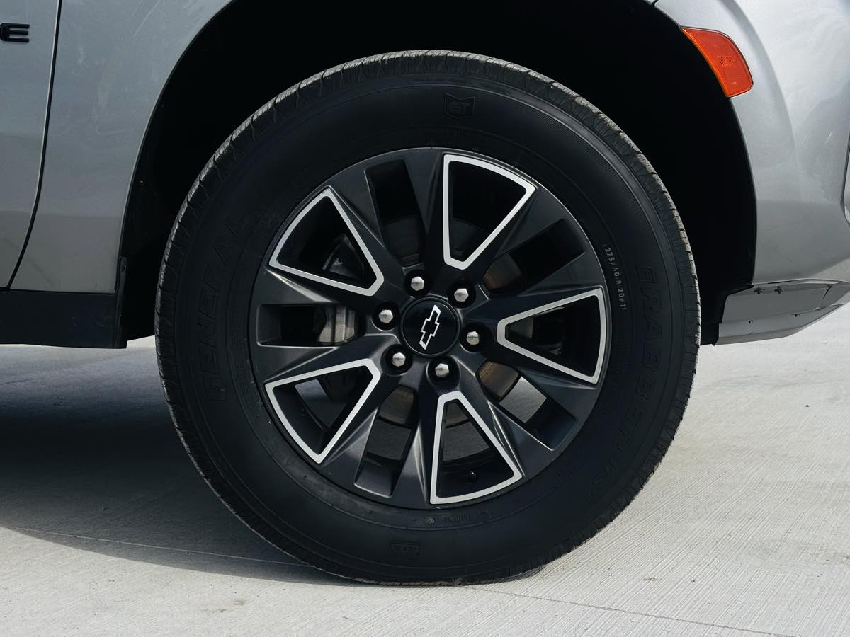 Photo 28 of this Chevrolet Tahoe