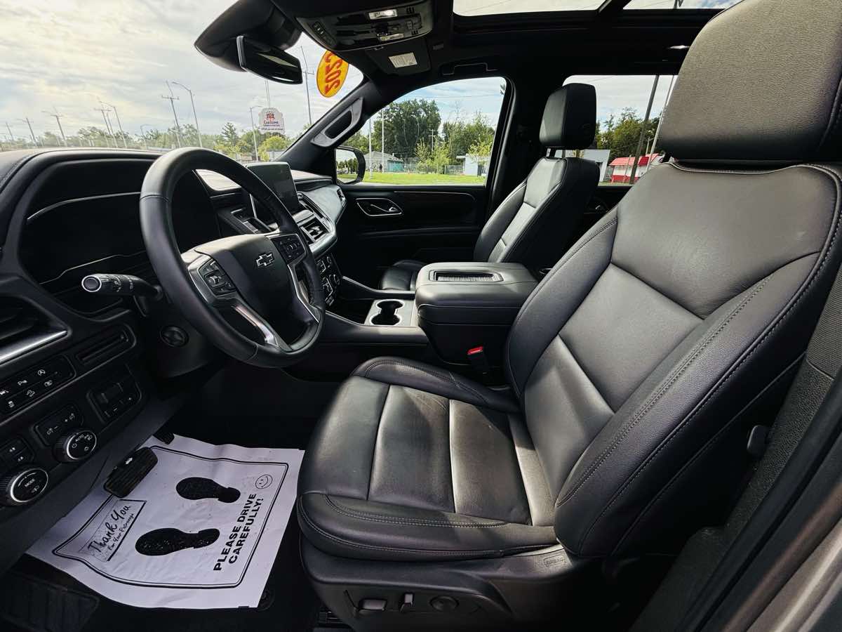 Photo 33 of this Chevrolet Tahoe