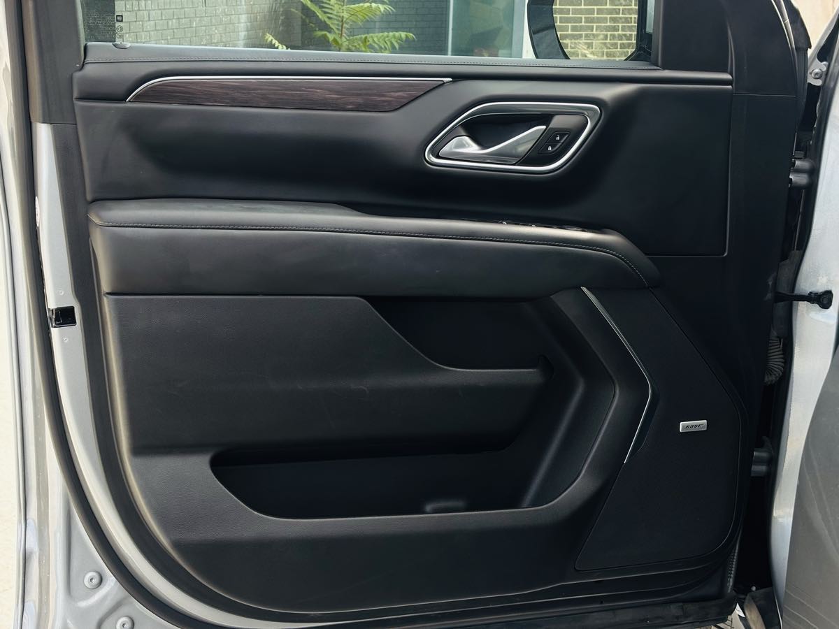 Photo 35 of this Chevrolet Tahoe