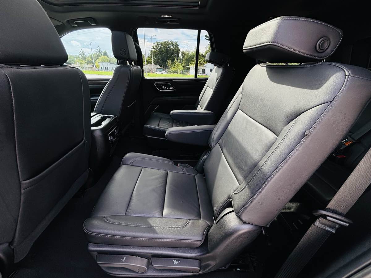 Photo 38 of this Chevrolet Tahoe