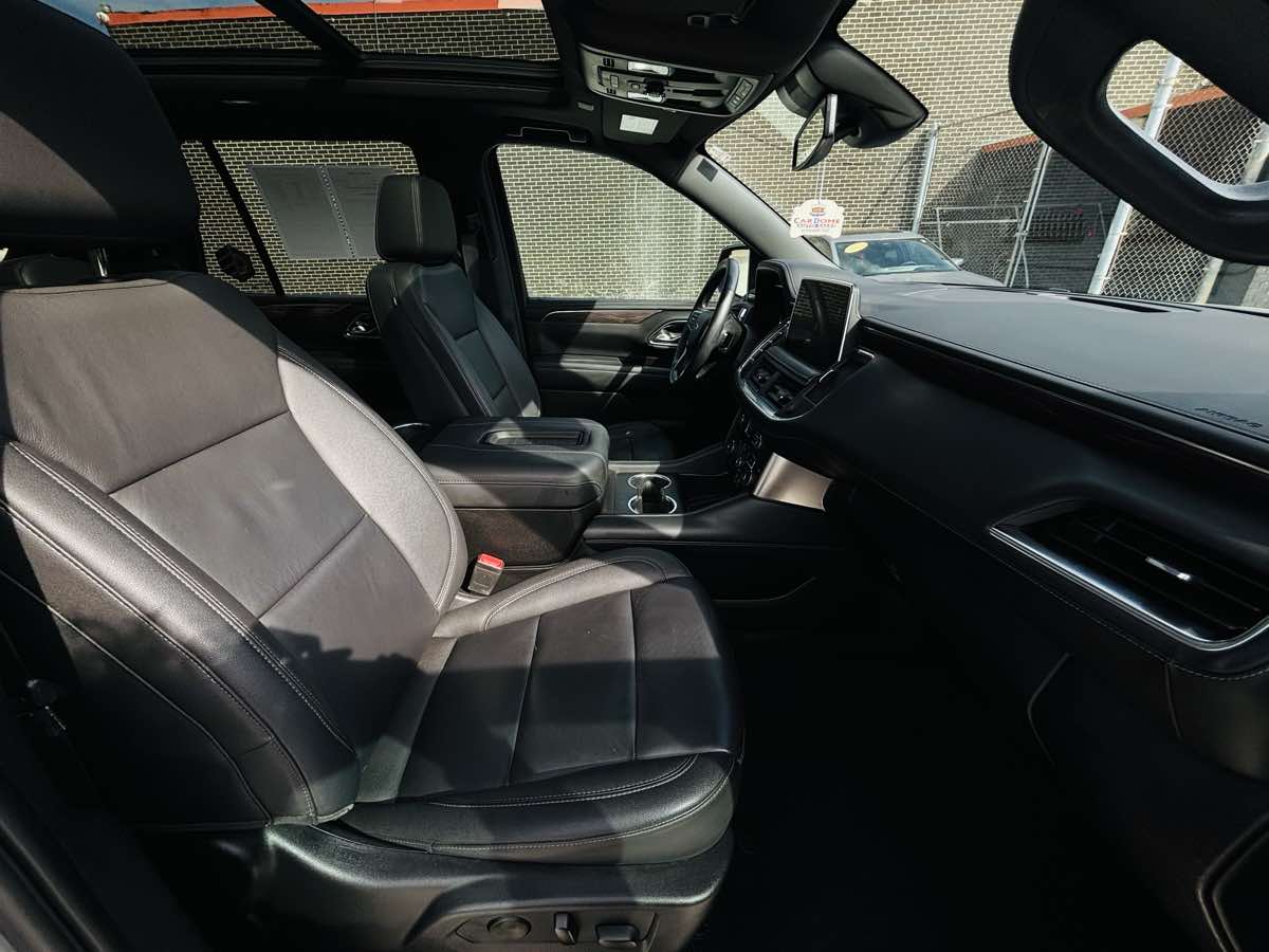 Photo 46 of this Chevrolet Tahoe