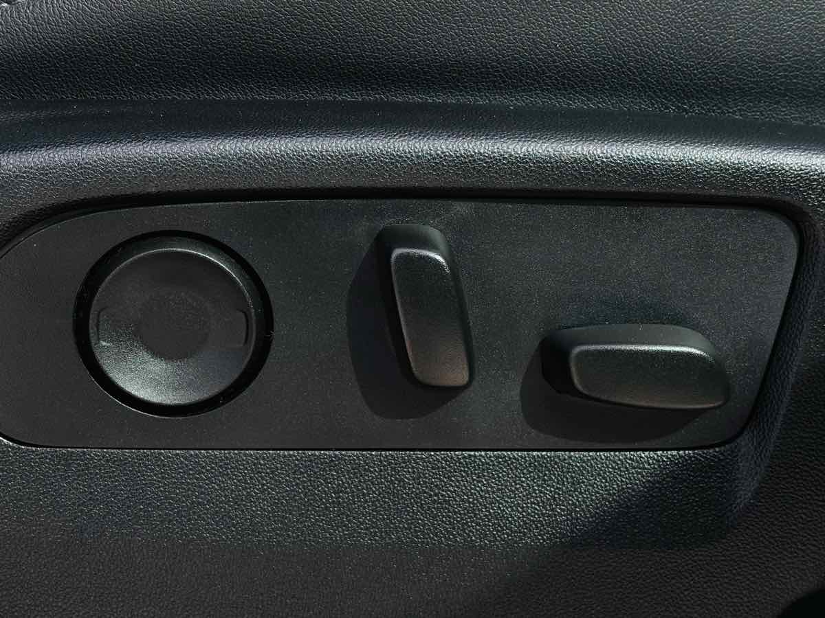 Photo 47 of this Chevrolet Tahoe