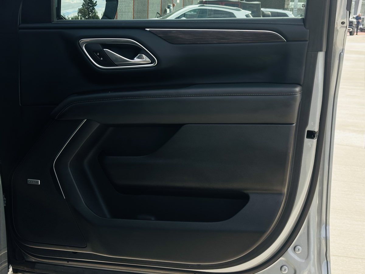 Photo 48 of this Chevrolet Tahoe