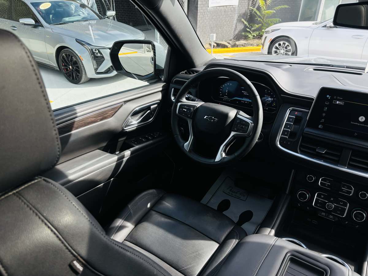 Photo 54 of this Chevrolet Tahoe