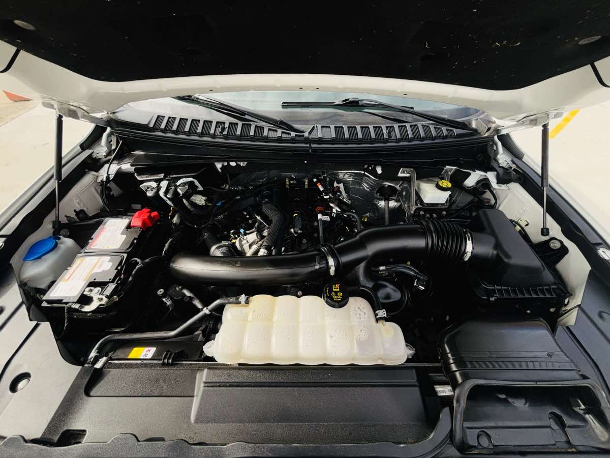 Photo 26 of this Lincoln Navigator L