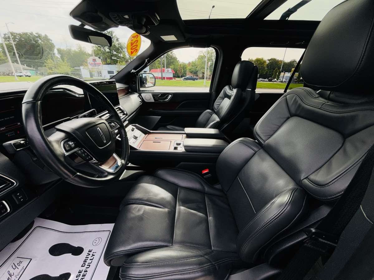 Photo 33 of this Lincoln Navigator L