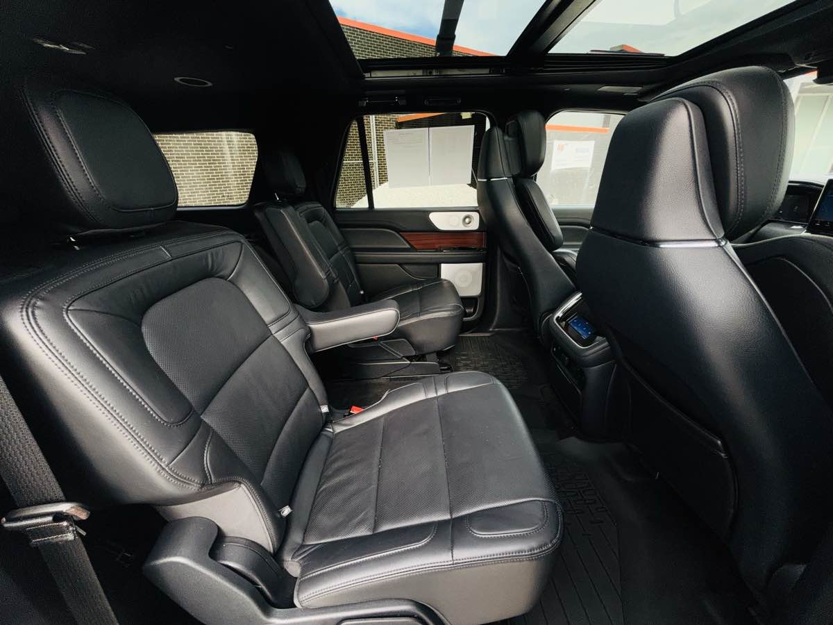 Photo 40 of this Lincoln Navigator L