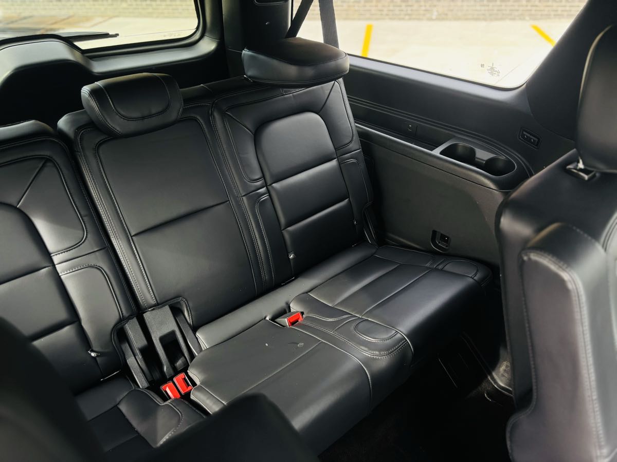 Photo 42 of this Lincoln Navigator L
