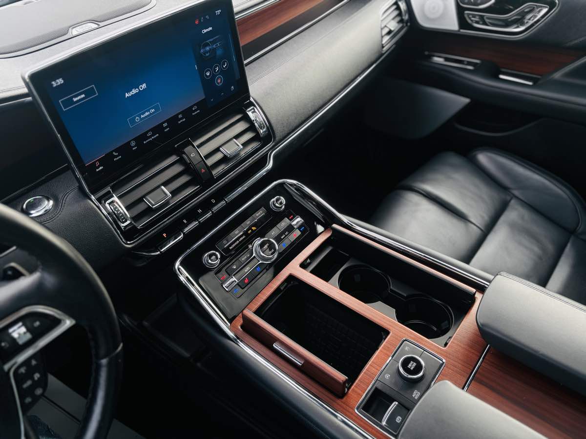 Photo 61 of this Lincoln Navigator L
