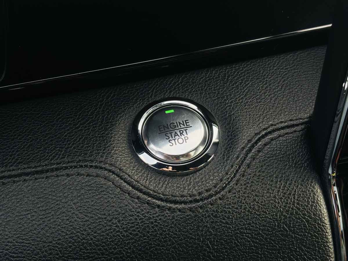 Photo 66 of this Lincoln Navigator L