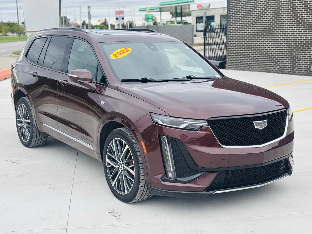 Photo 2 of this Cadillac XT6