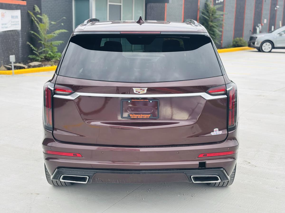 Photo 10 of this Cadillac XT6