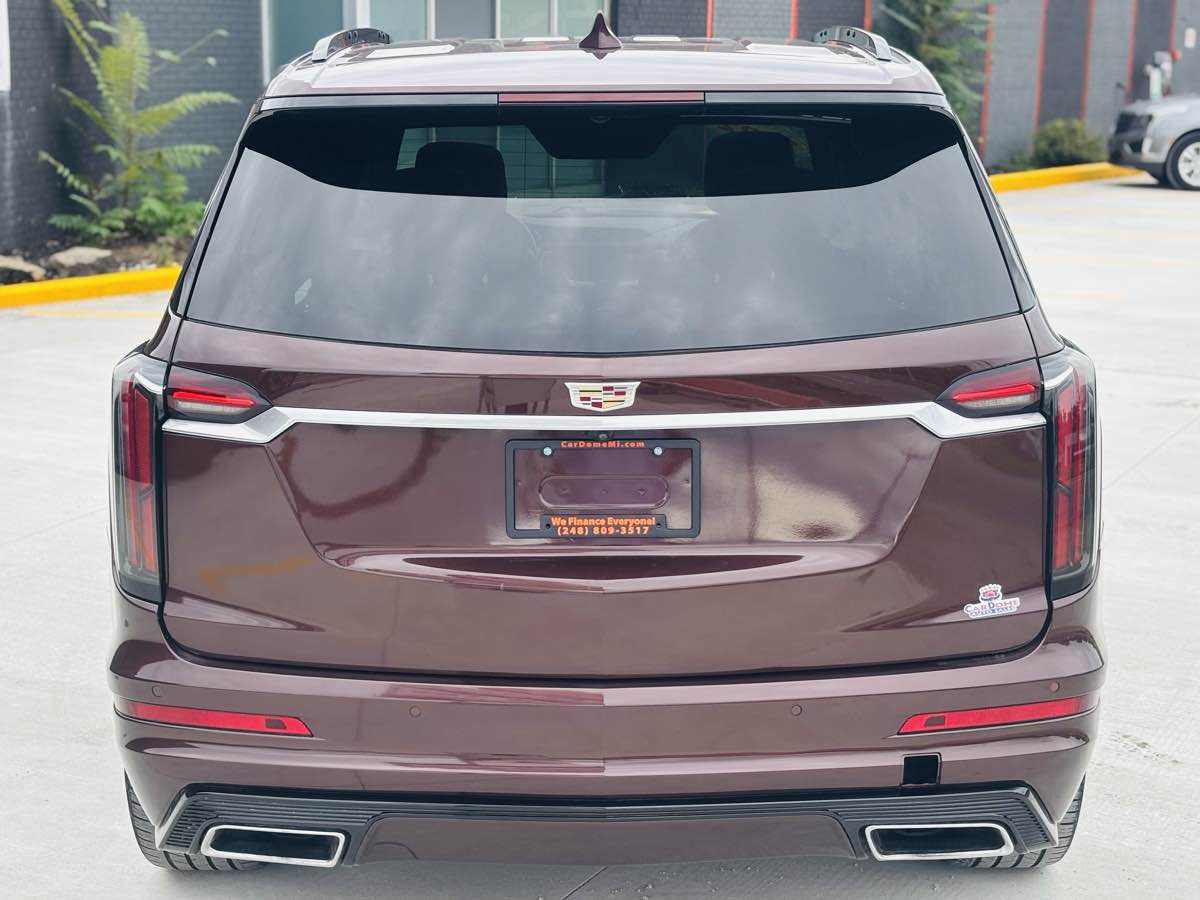 Photo 11 of this Cadillac XT6