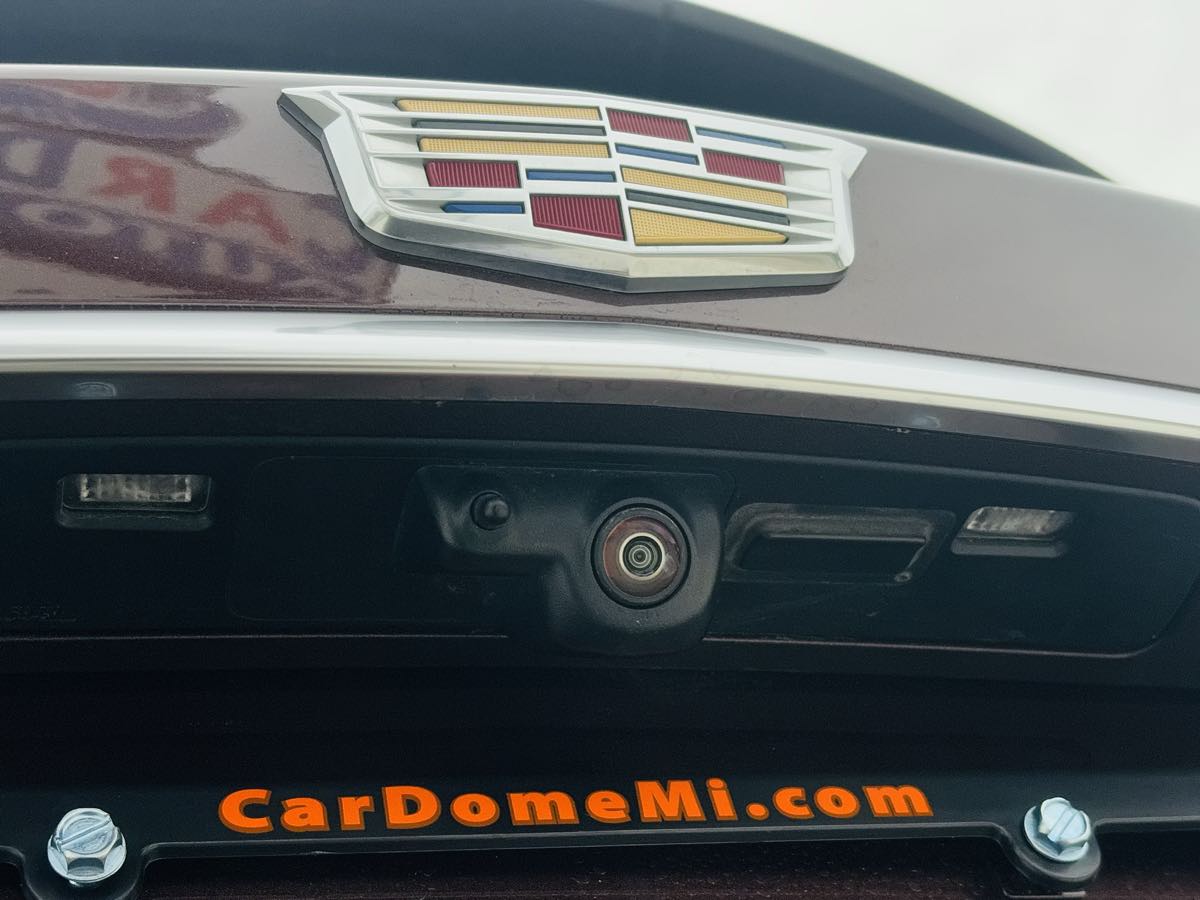 Photo 12 of this Cadillac XT6