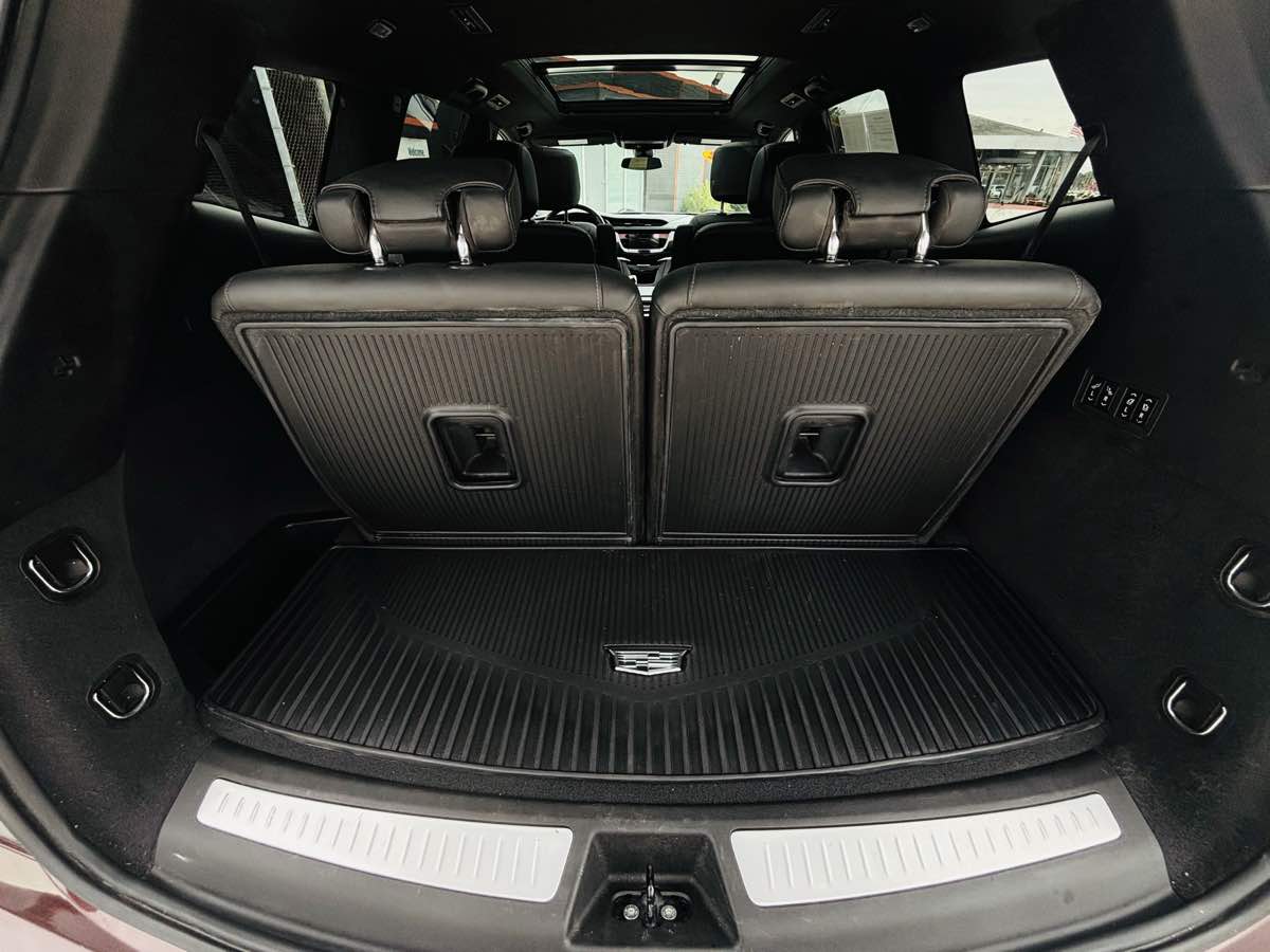 Photo 13 of this Cadillac XT6