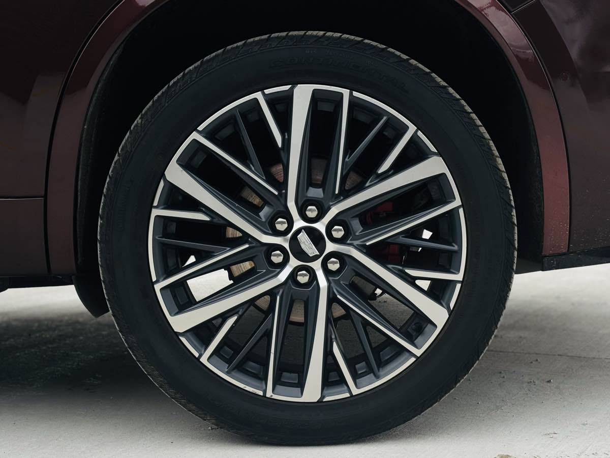 Photo 30 of this Cadillac XT6