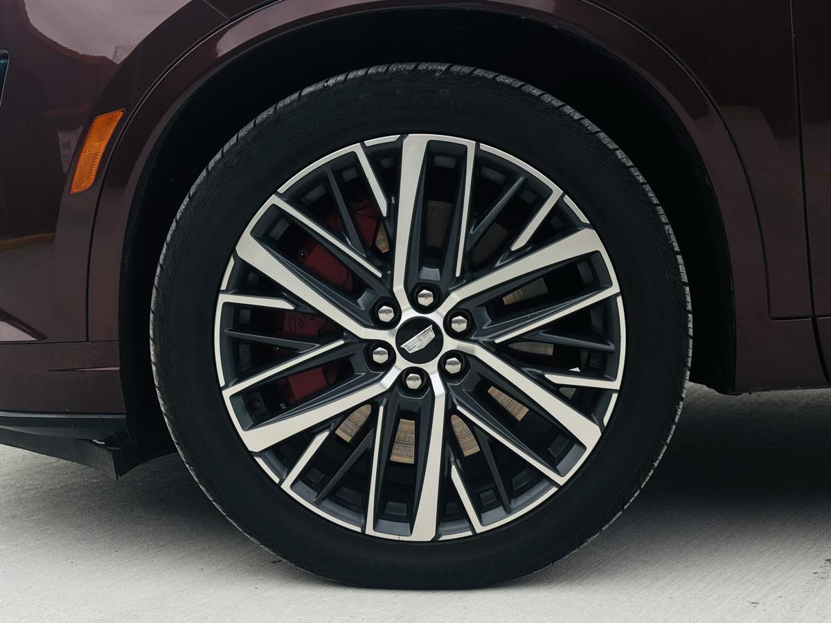 Photo 31 of this Cadillac XT6