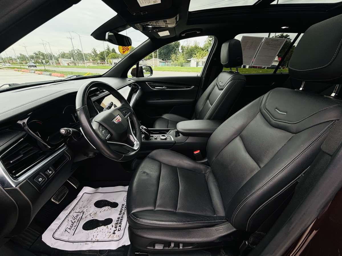 Photo 33 of this Cadillac XT6