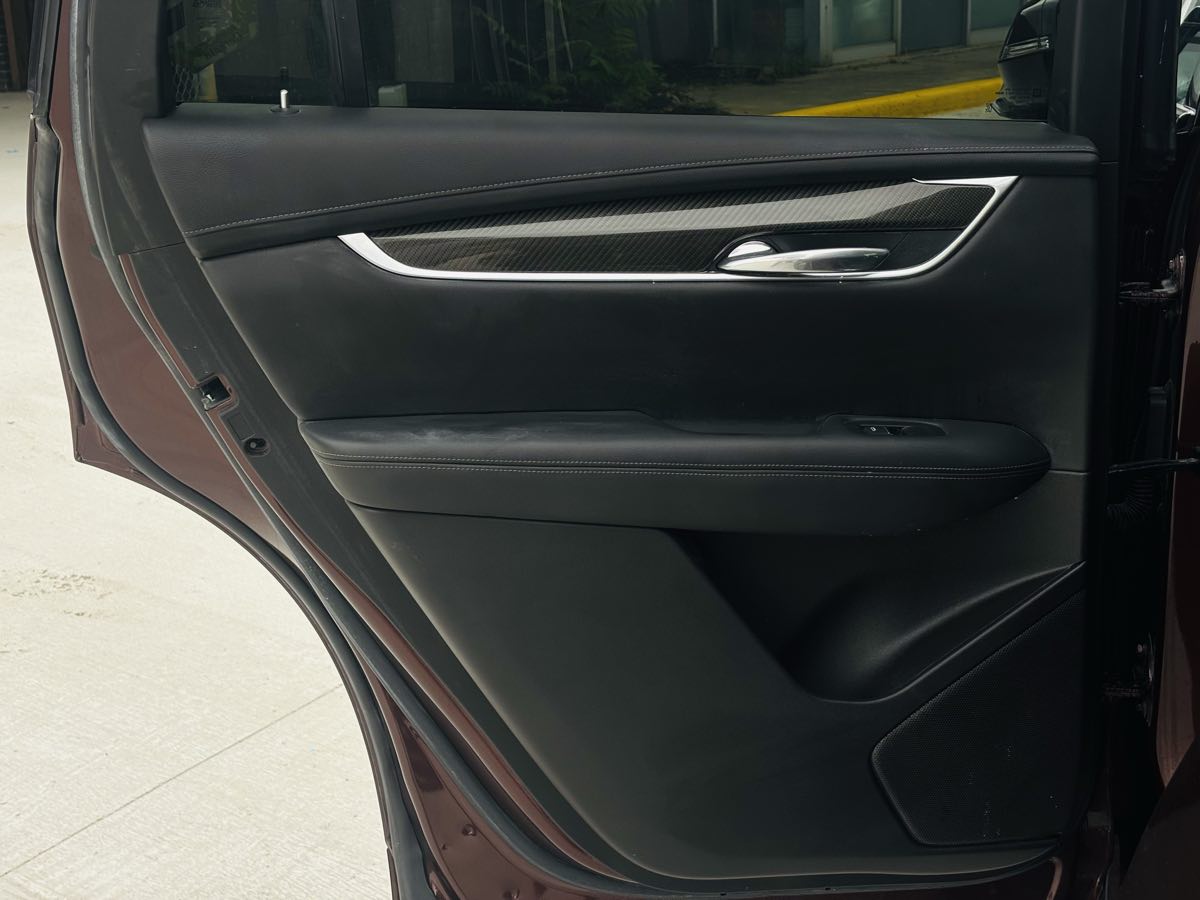 Photo 42 of this Cadillac XT6
