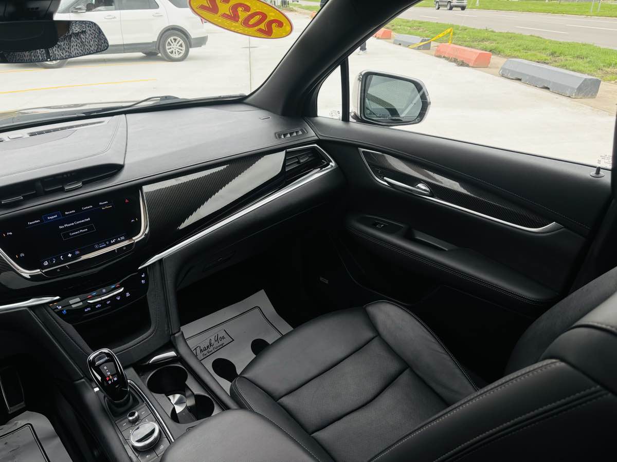 Photo 52 of this Cadillac XT6