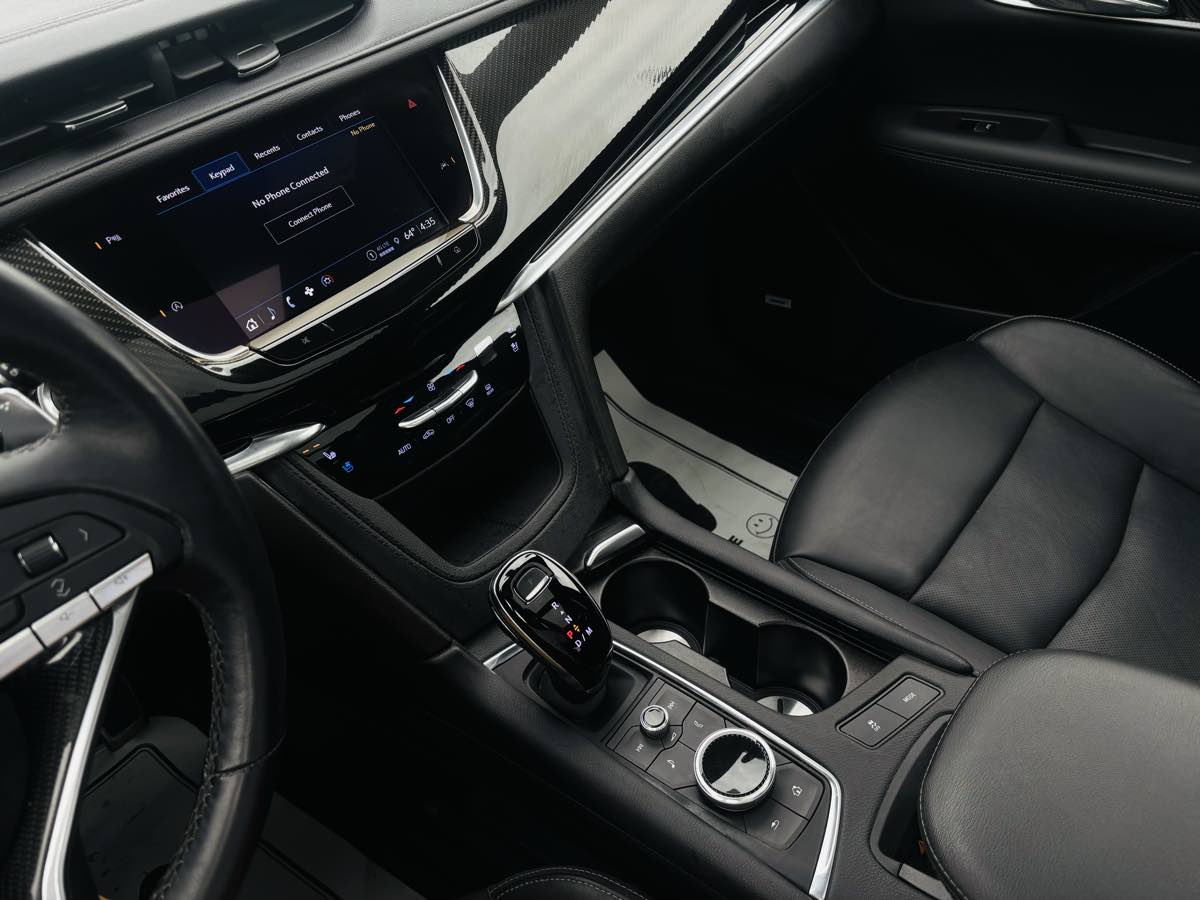 Photo 65 of this Cadillac XT6