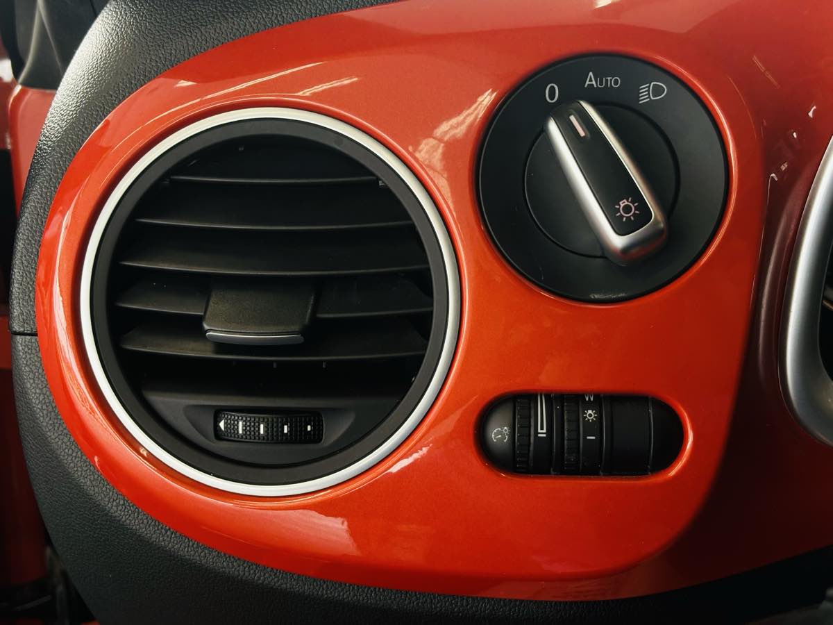 Photo 50 of this Volkswagen Beetle Coupe