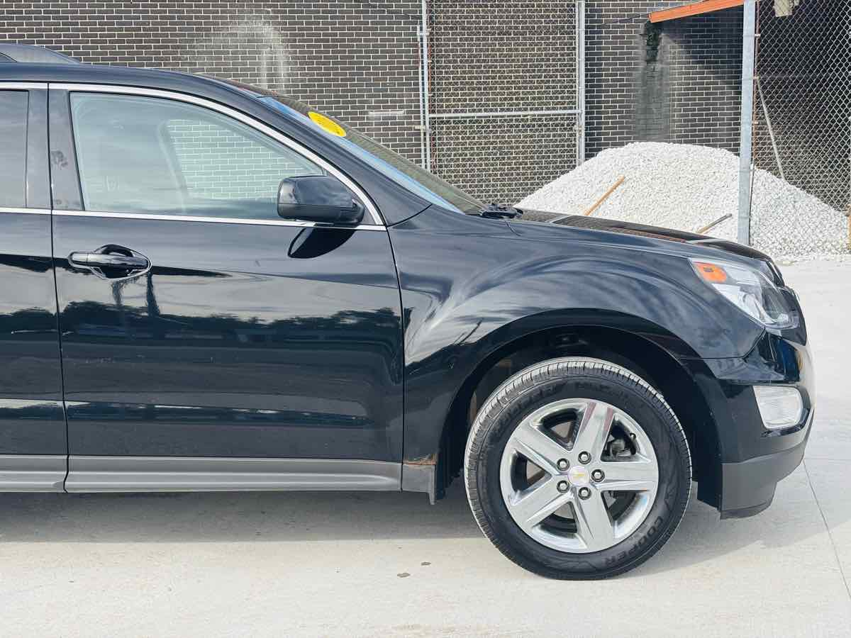 Photo 6 of this Chevrolet Equinox