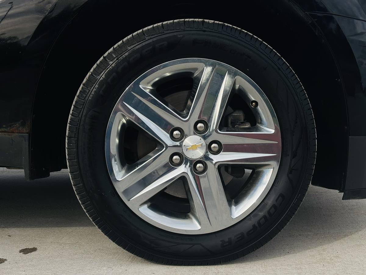 Photo 25 of this Chevrolet Equinox