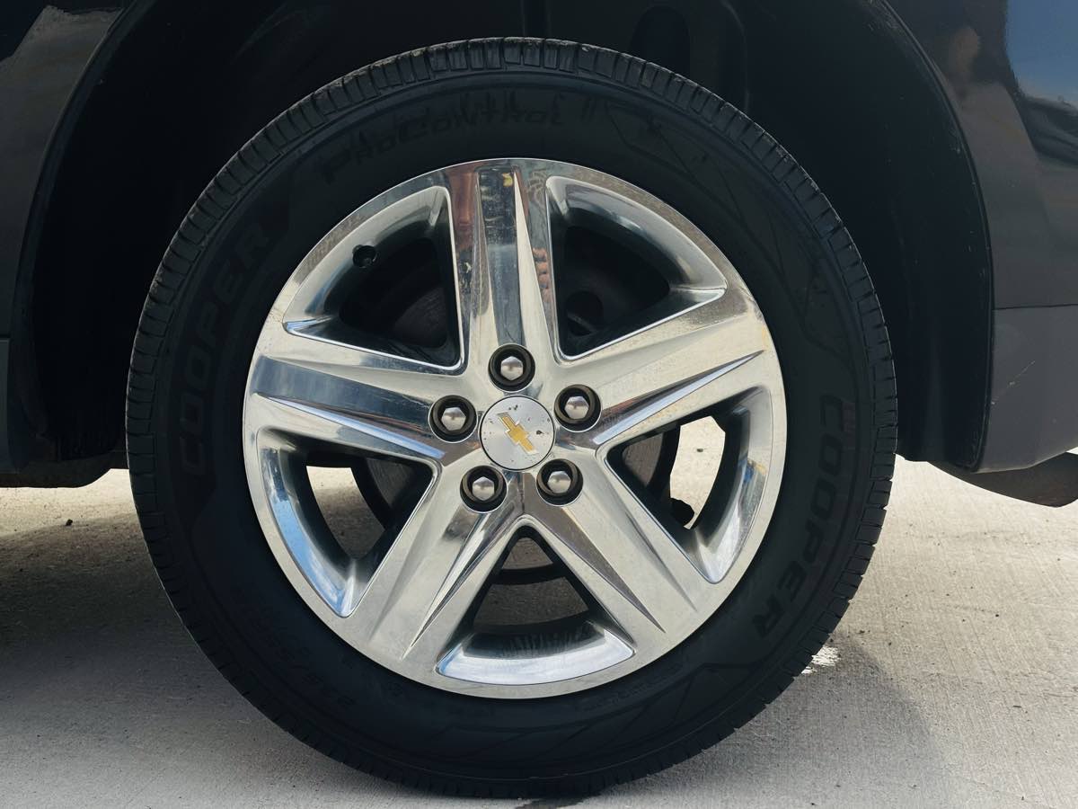 Photo 27 of this Chevrolet Equinox