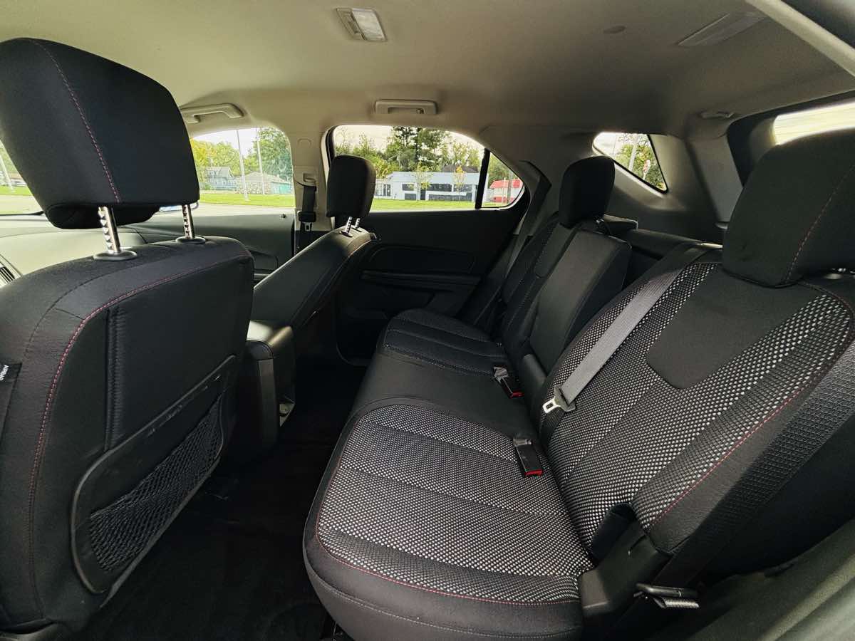 Photo 35 of this Chevrolet Equinox