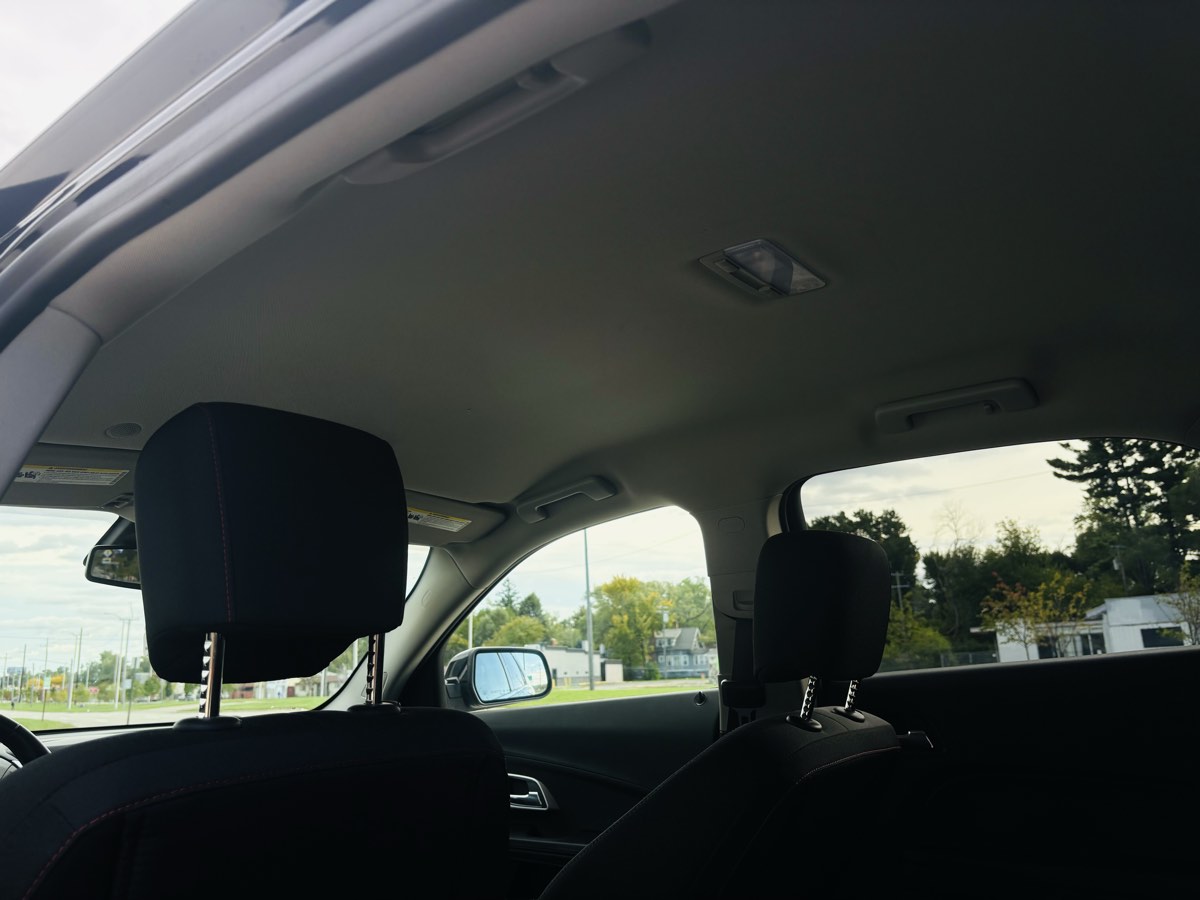 Photo 36 of this Chevrolet Equinox