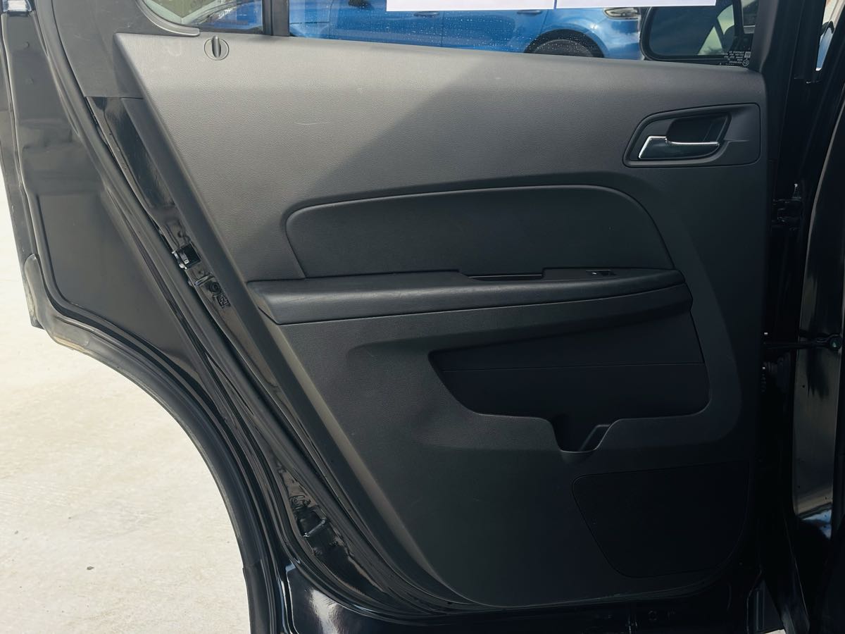 Photo 37 of this Chevrolet Equinox