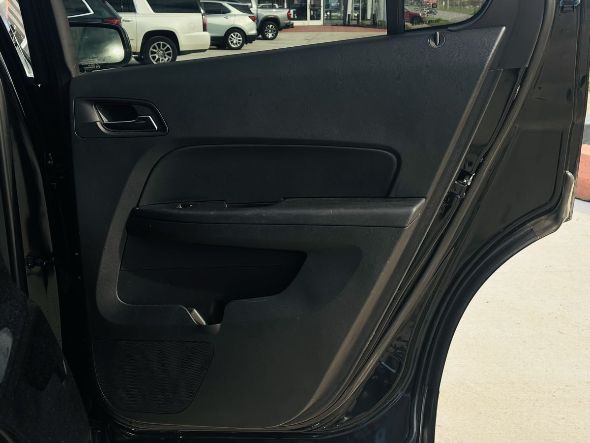 Photo 40 of this Chevrolet Equinox
