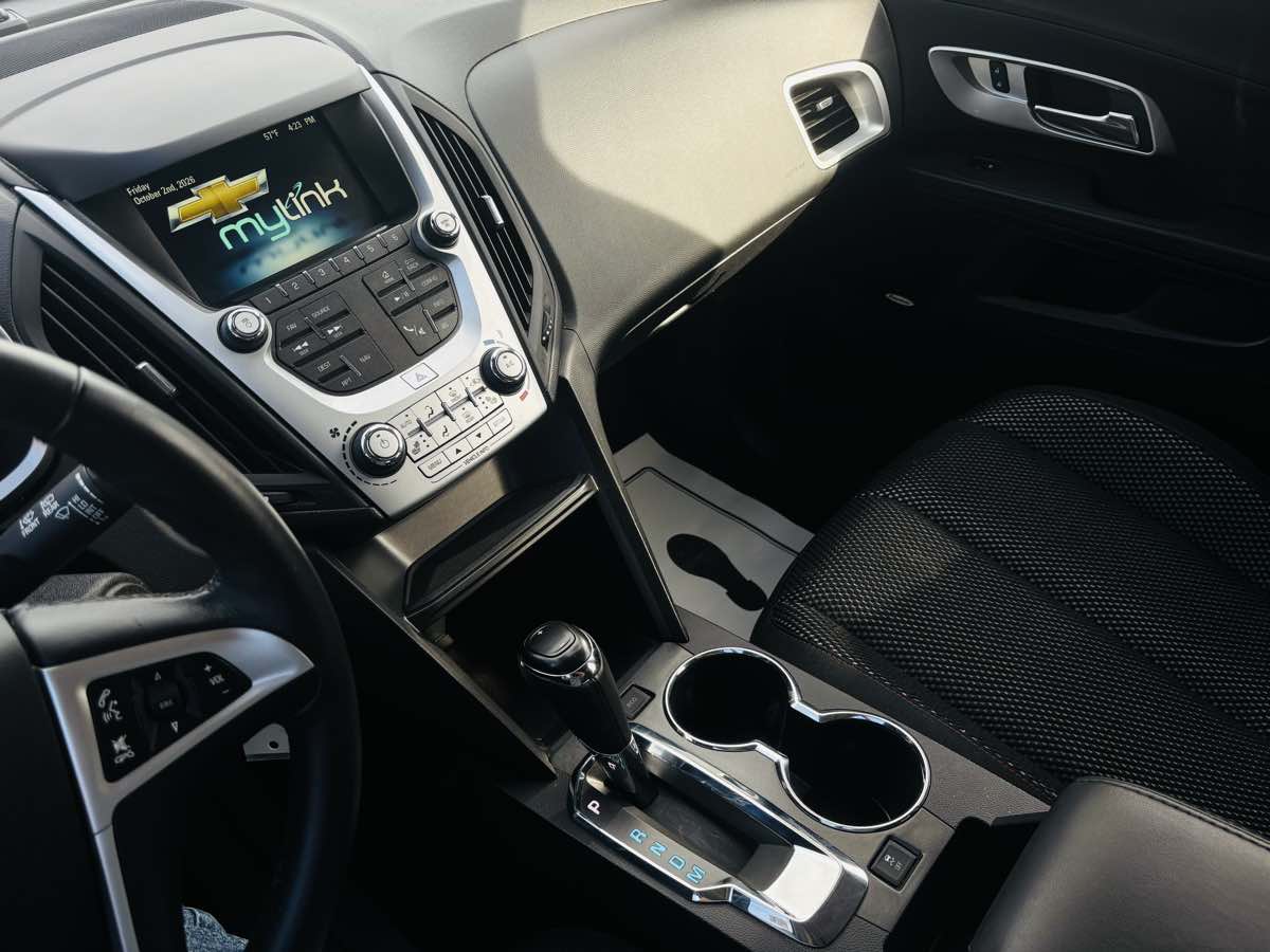 Photo 53 of this Chevrolet Equinox
