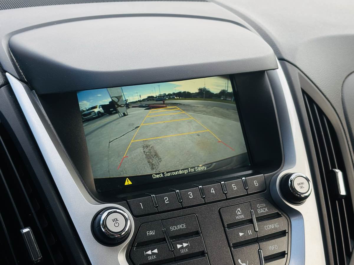 Photo 61 of this Chevrolet Equinox