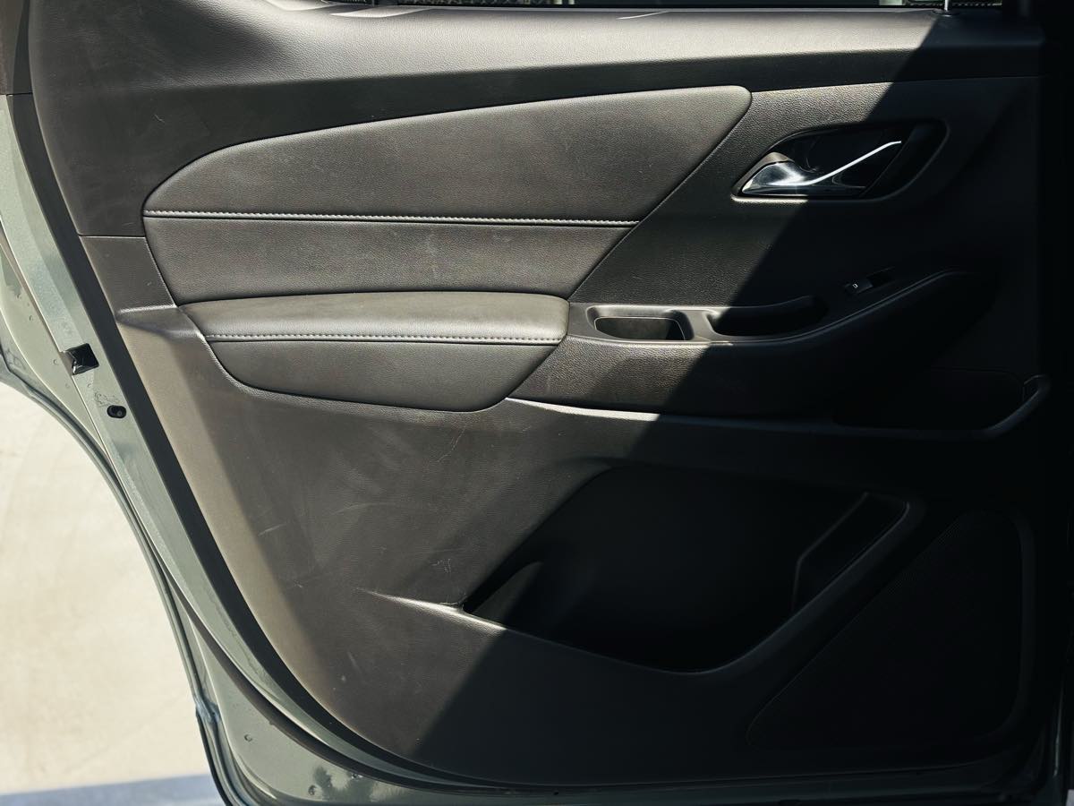 Photo 38 of this Chevrolet Traverse