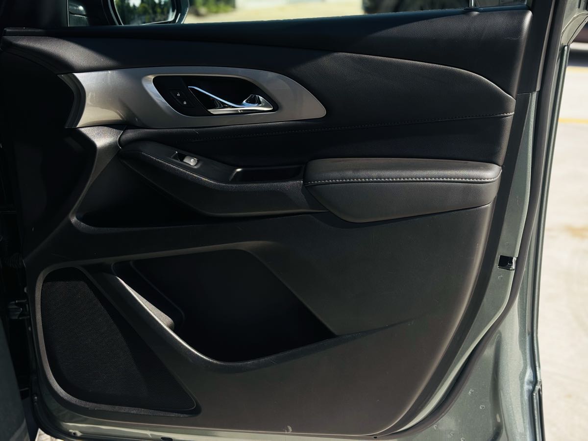 Photo 44 of this Chevrolet Traverse