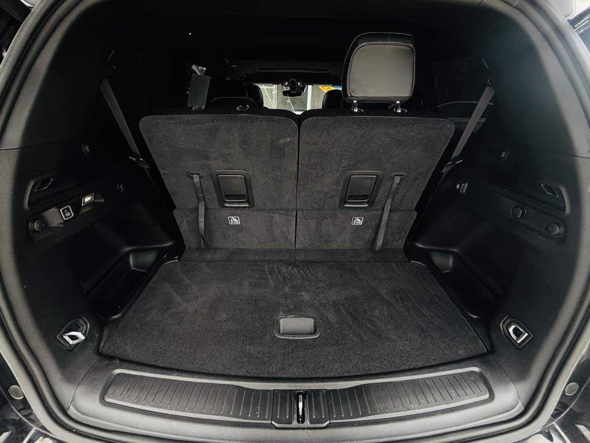 Photo 11 of this Jeep Grand Cherokee L